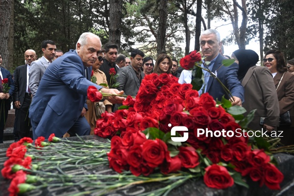 Fəxri Xiyabanda Üzeyir Hacıbəylinin 140 illiyinə həsr olunmuş anım mərasimi