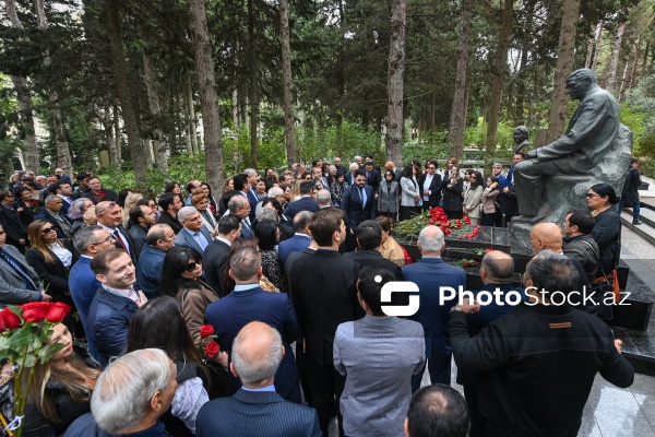 Fəxri Xiyabanda Üzeyir Hacıbəylinin 140 illiyinə həsr olunmuş anım mərasimi