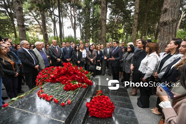 Fəxri Xiyabanda Üzeyir Hacıbəylinin 140 illiyinə həsr olunmuş anım mərasimi