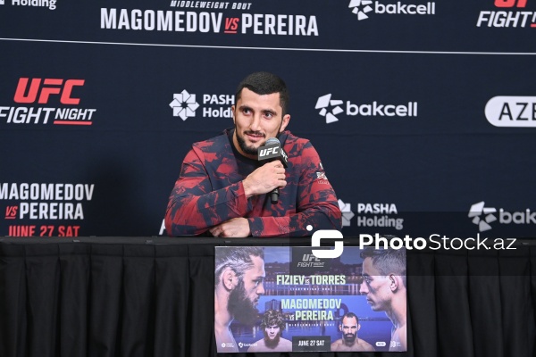 UFC iştirakçılarının Bakıda baş tutan mətbuat konfransı