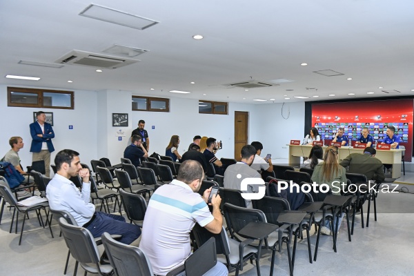 Ukrayna millisinin baş məşqçisi Sergey Rebrovun mətbuat konfransı