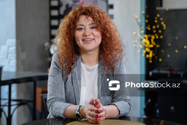 Əməkdar artist Vəfa Zeynalova