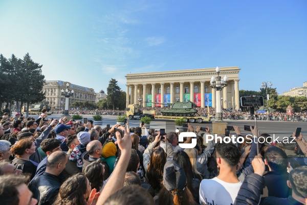 Vətən müharibəsində qələbənin beşinci ildönümünə həsr olunan hərbi parad