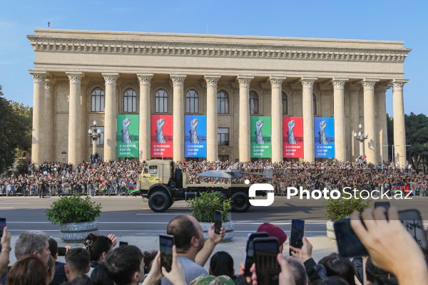 Vətən müharibəsində qələbənin beşinci ildönümünə həsr olunan hərbi parad