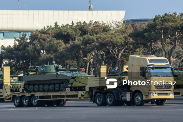 2S1 "Gvozdika" özüyeriyən artilleriya qurğusu