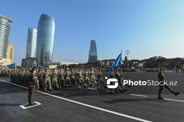 İnsansız Sistem Qoşunlarının parad heyəti