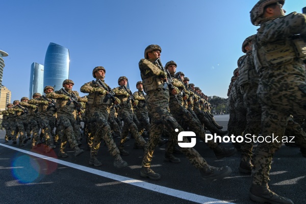 DİN-in Daxili Qoşunlarının parad heyəti