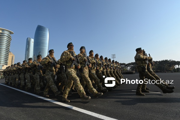 Dəniz Xüsusi Təyinatlılarından ibarət parad heyəti