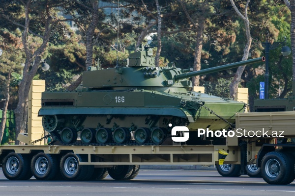 2S31 "Vena" özüyeriyən artilleriya qurğusu