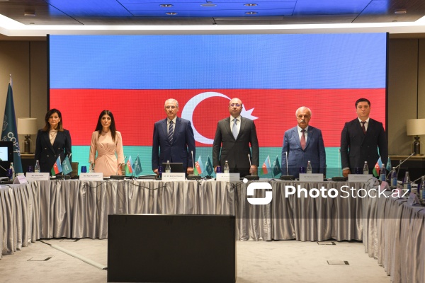 “Azərbaycanda Yaşıl Tikinti” mövzusunda dəyirmi masa