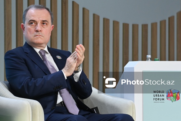 Ceyhun Bayramov - "Bağlantının mərkəzində şəhərlər: şəhər yenidənqurması və regional əməkdaşlıq" mövzusunda tədbirdə
