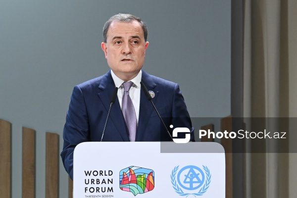 Ceyhun Bayramov - "Bağlantının mərkəzində şəhərlər: şəhər yenidənqurması və regional əməkdaşlıq" mövzusunda tədbirdə