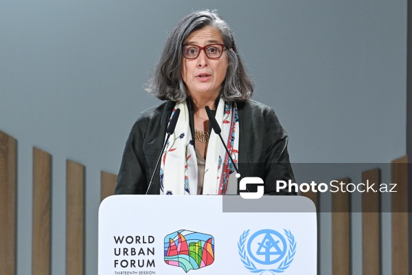Anaklaudia Rossbax - "Bağlantının mərkəzində şəhərlər: şəhər yenidənqurması və regional əməkdaşlıq" mövzusunda tədbirdə