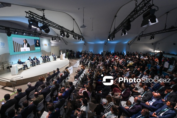 WUF13 çərçivəsində keçirilən "Bağlantının mərkəzində şəhərlər: şəhər yenidənqurması və regional əməkdaşlıq" mövzusunda tədbir