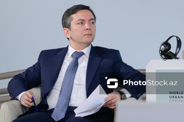 Yalçın Rəfiyev - "Böhranların bərpası və yenidənqurulmasının mərkəzində mənzil təminatı" adlı sessiyada