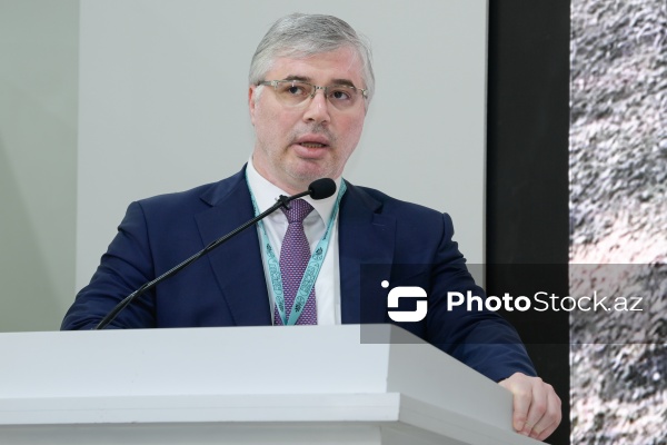 Samir Poladov - "Münaqişədən sonra şəhər yenidənqurması: Humanitar mina təmizlənməsinin kritik rolu" adlı sessiyada