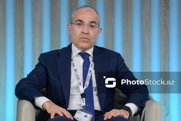 Mikayıl Cabbarov - "Qeyri-rəsmi yaşayış məntəqələrinin və gecəqonduların transformasiyası: dünya üçün mənzil təminatı" adlı dialoq sessiyasında