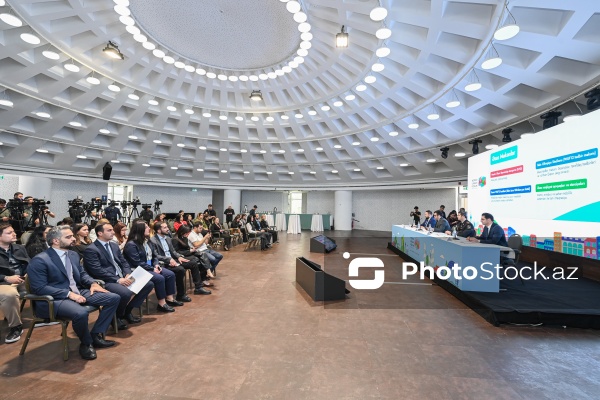 WUF13 tarixlərində nəqliyyatın idarə olunması planının təqdimatına dair brifinq
