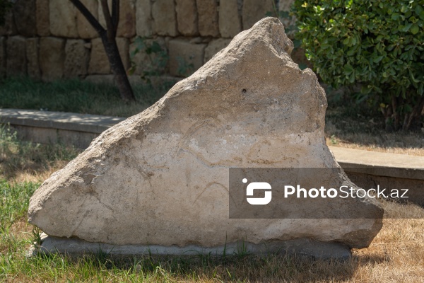 X-XIV əsrlərə aid qədim Qala qəsri