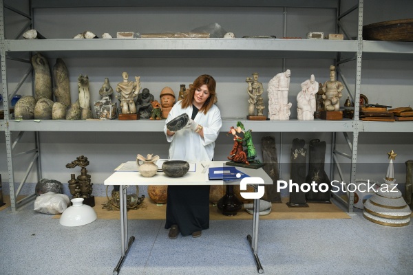 Azərbaycan Milli Xalça Muzeyinin pərdə arxası