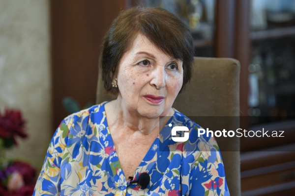 Xalq artisti, diktor, teleaparıcı Ofeliya Sənani