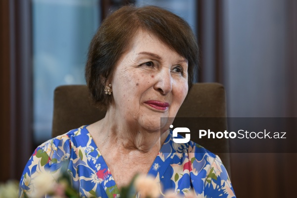 Xalq artisti, diktor, teleaparıcı Ofeliya Sənani