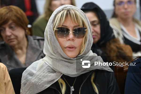 Brilliant Dadaşova - Əminə Yusifqızı ilə keçirilən vida mərasimində