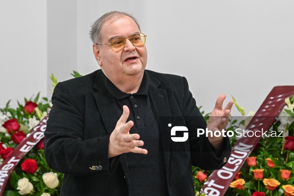 Cəmil Quliyev - Əminə Yusifqızı ilə keçirilən vida mərasimində