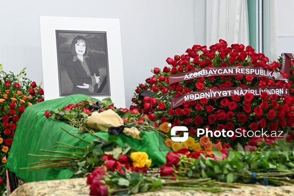 Xalq artisti Əminə Yusifqızı ilə keçirilən vida mərasimi