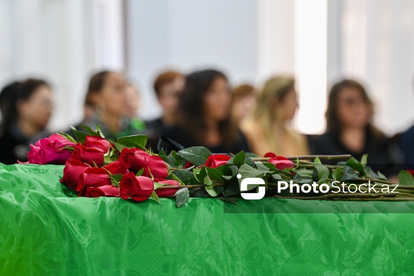 Xalq artisti Əminə Yusifqızı ilə keçirilən vida mərasimi