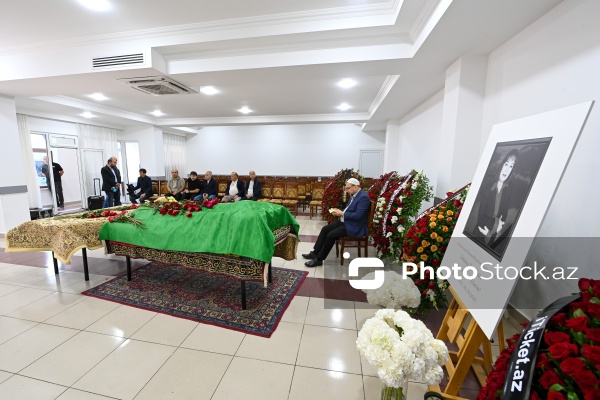 Xalq artisti Əminə Yusifqızı ilə keçirilən vida mərasimi