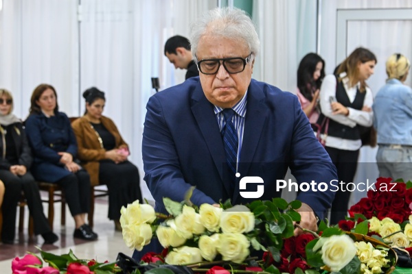 Fərhad Bədəlbəyli - Əminə Yusifqızı ilə keçirilən vida mərasimində