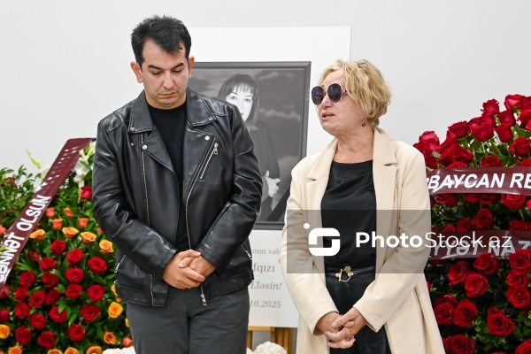Xalq artisti Əminə Yusifqızı ilə keçirilən vida mərasimi