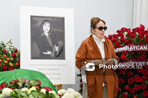 Şəfiqə Məmmədova - Əminə Yusifqızı ilə keçirilən vida mərasimində