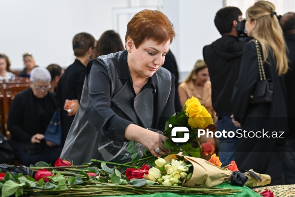 Xalq artisti Əminə Yusifqızı ilə keçirilən vida mərasimi