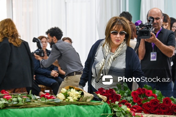 Xalq artisti Əminə Yusifqızı ilə keçirilən vida mərasimi