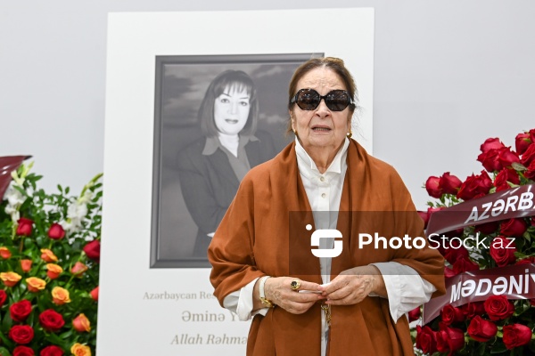 Şəfiqə Məmmədova - Əminə Yusifqızı ilə keçirilən vida mərasimində