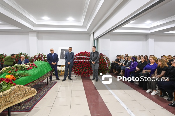 Xalq artisti Əminə Yusifqızı ilə keçirilən vida mərasimi