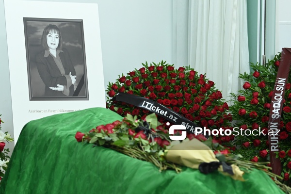 Xalq artisti Əminə Yusifqızı ilə keçirilən vida mərasimi