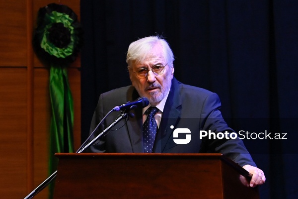 Oqtay Mirqasımov - Xalq artisti Rasim Balayev ilə keçirilən vida mərasimində