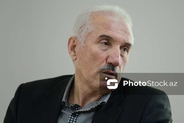 Xalq tərəfindən "Sehrbaz Tofiq əmi" kimi tanınan Tofiq İsgəndərli