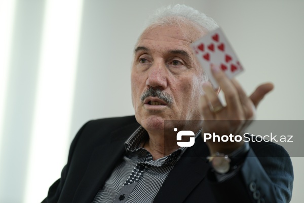 Xalq tərəfindən "Sehrbaz Tofiq əmi" kimi tanınan Tofiq İsgəndərli