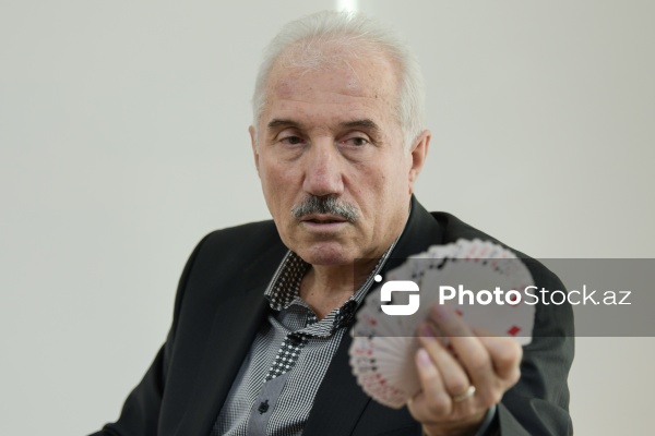 Xalq tərəfindən "Sehrbaz Tofiq əmi" kimi tanınan Tofiq İsgəndərli