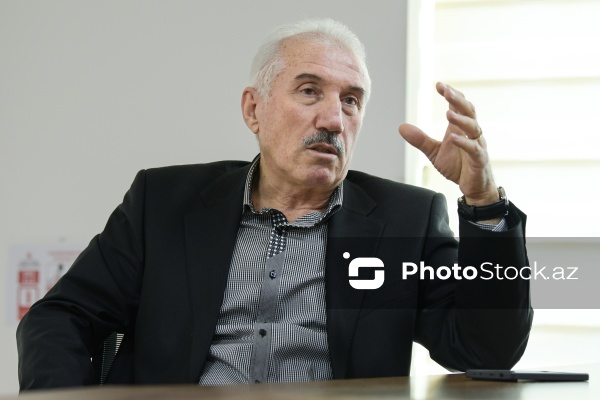 Xalq tərəfindən "Sehrbaz Tofiq əmi" kimi tanınan Tofiq İsgəndərli