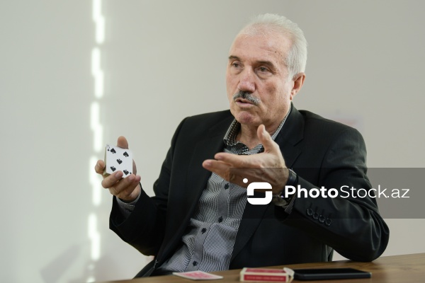 Xalq tərəfindən "Sehrbaz Tofiq əmi" kimi tanınan Tofiq İsgəndərli