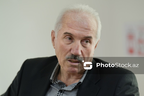 Xalq tərəfindən "Sehrbaz Tofiq əmi" kimi tanınan Tofiq İsgəndərli