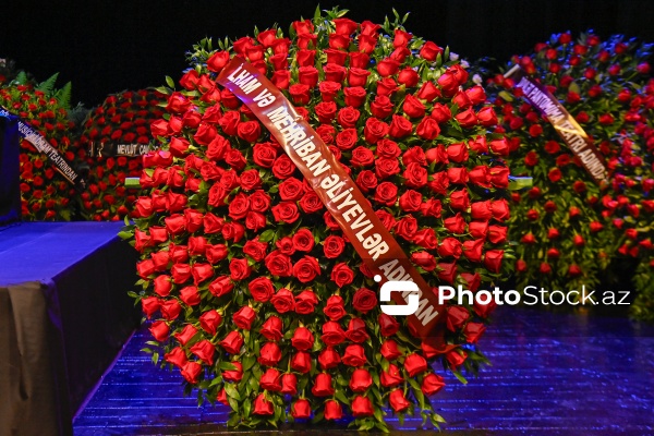 Xalq yazıçısı Elçin Əfəndiyevin vida mərasimi