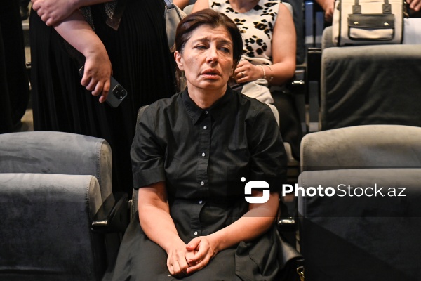 Xalq yazıçısı Elçin Əfəndiyevin vida mərasimi