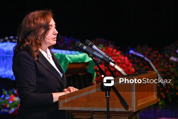 Xalq yazıçısı Elçin Əfəndiyevin vida mərasimi