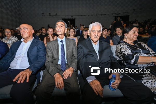 Xalq yazıçısı Elçin Əfəndiyevin vida mərasimi